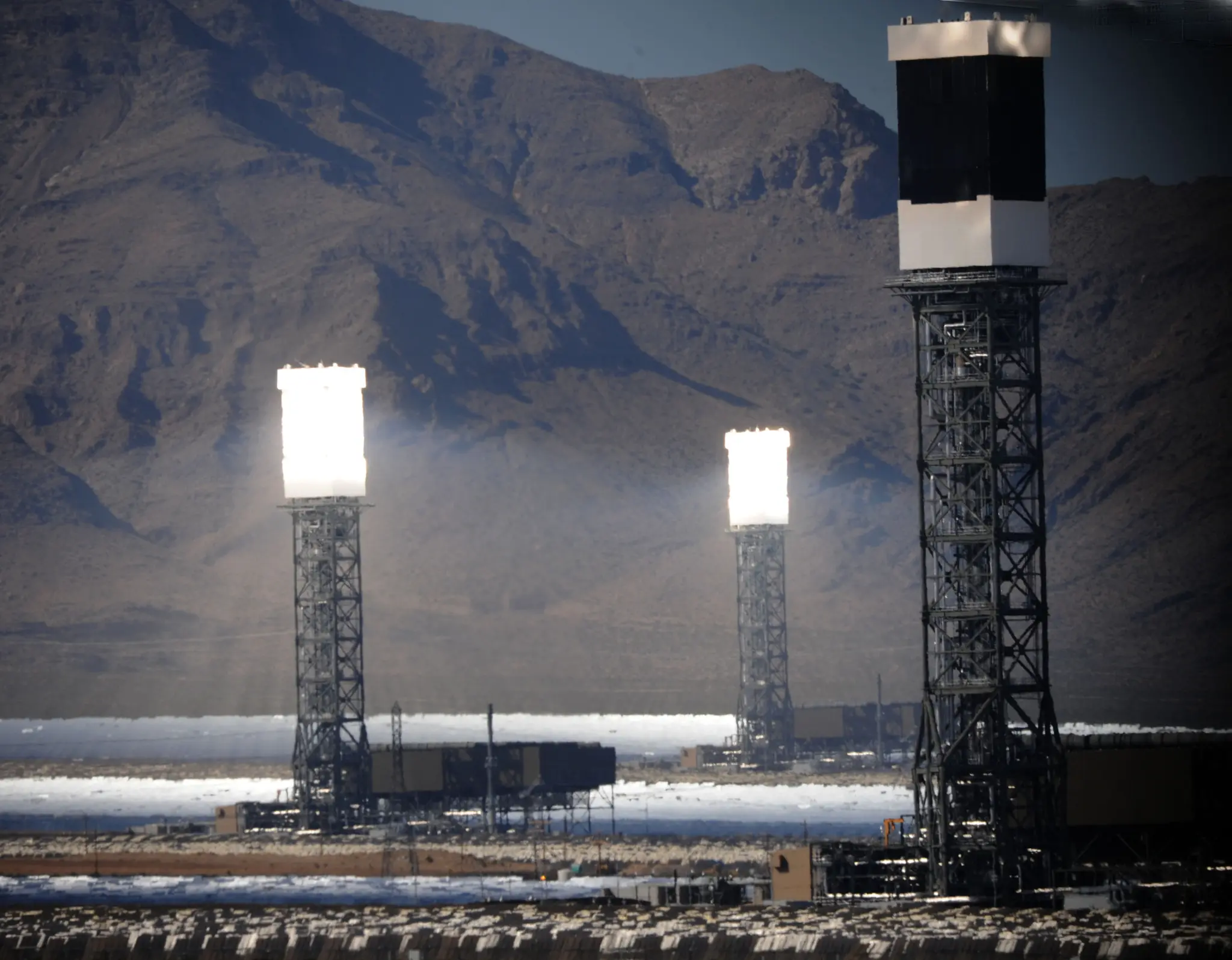 The Ivanpah Solar Power Facility, a $2.2 billion concentrated solar plant in California, was once hailed as a breakthrough in renewable energy. However, it underperformed, requiring natural gas backup and failing to meet energy production targets. Pacific Gas & Electric canceled its contract early, citing cost concerns, putting the plant on track for closure. Despite its financial struggles, Ivanpah provided valuable insights into large-scale solar thermal technology.